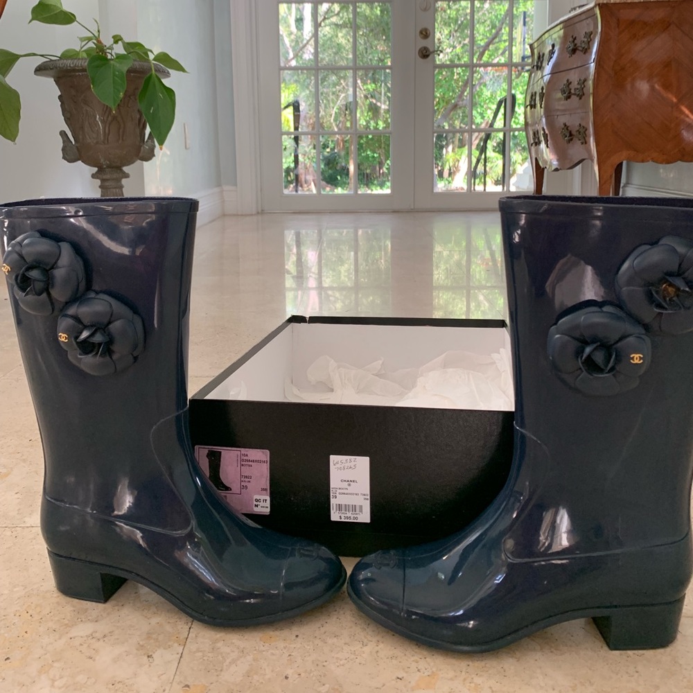Chanel blue rain boots, size 39
